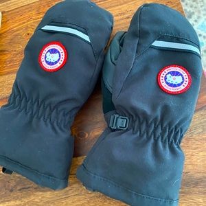Canada goose child / toddler  mittens